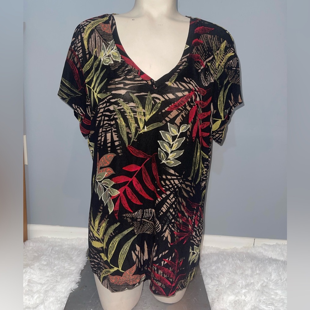 Chico’s exotic print black floral v-neck blouse top woman’s size 2 aka 12 large
